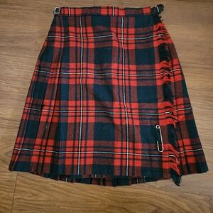 Vintage wool plaid pleated skirt / 90's red and green check print